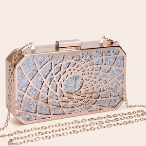 Nwt stunning clutch